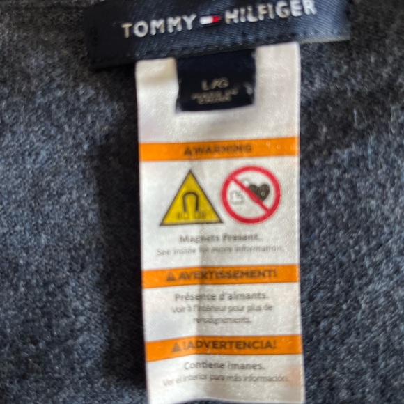 Tommy Hilfiger Men's Adaptive Cardigan with Magnetic Buttons - Picture 4 of 10